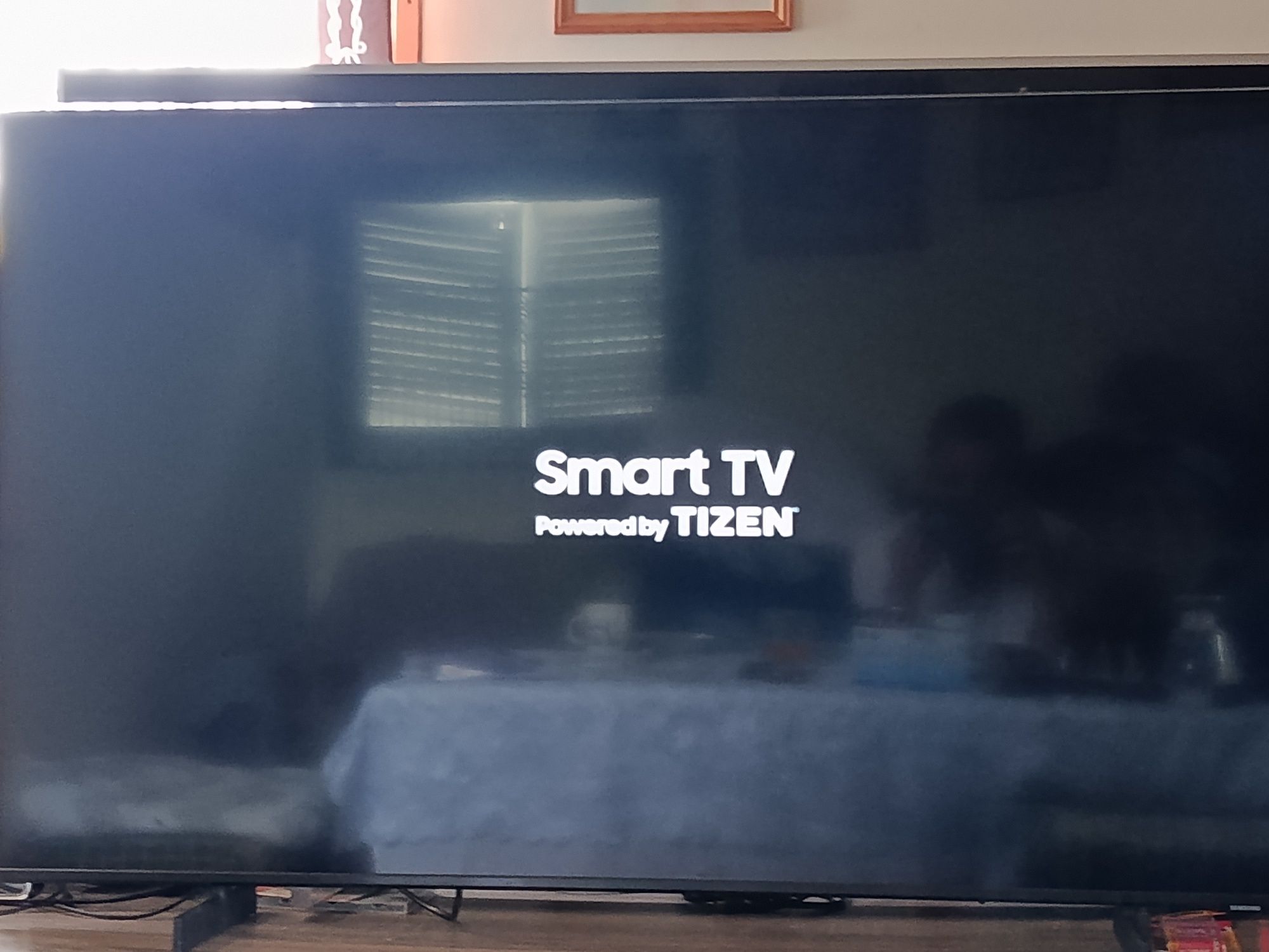 Telewizor SAMSUNG 50" Smart z pilotem - model UE50AU8002K