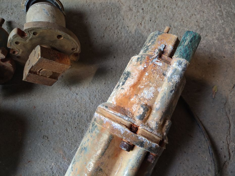 Насос вибрационный по запчастям