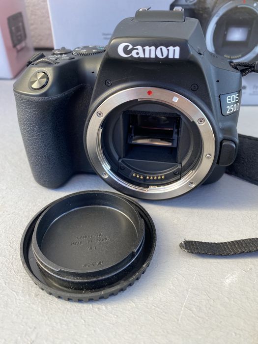 Canon EOS 250D DSLR