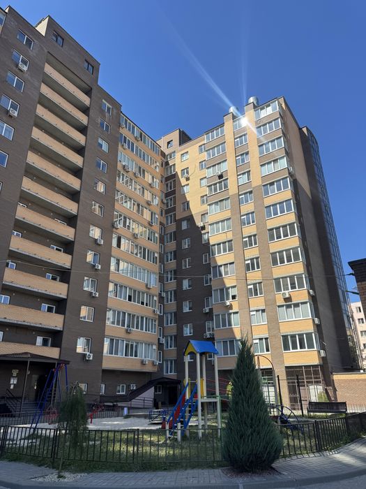 Оренда квартири на довгий термін в центрі Черкас. Є завджи світло