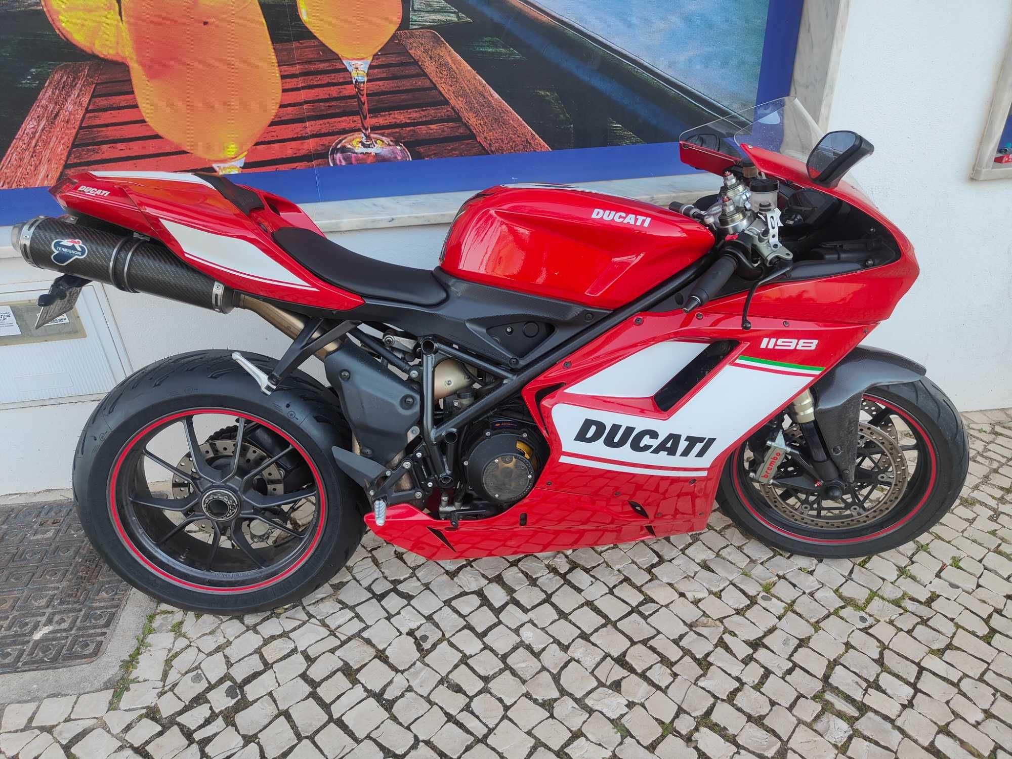 Vendo Ducati 1198