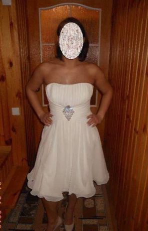Свадебное короткое платье цвета шампань
