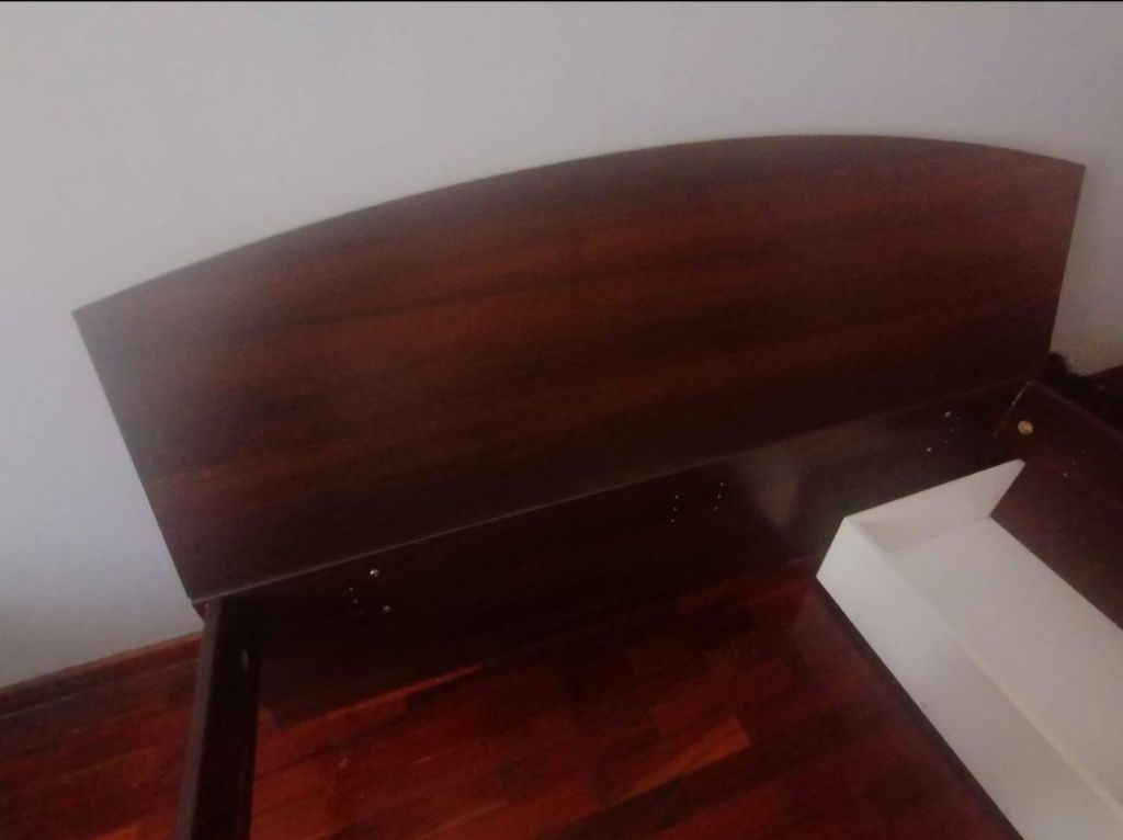 Vendo cama com gavetas mas sem colchao