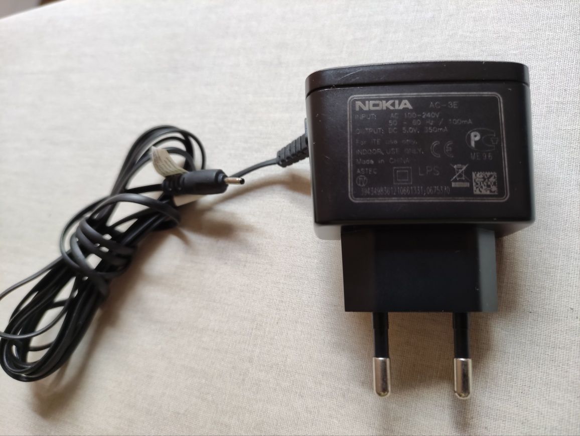 Carregadores para Telemóvel NOKIA (Pino "Normal" e Pino "Fino")