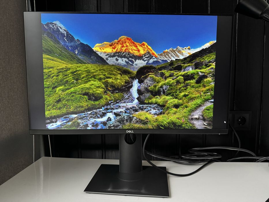 Монітор Dell P2719H безрамковий поворотний