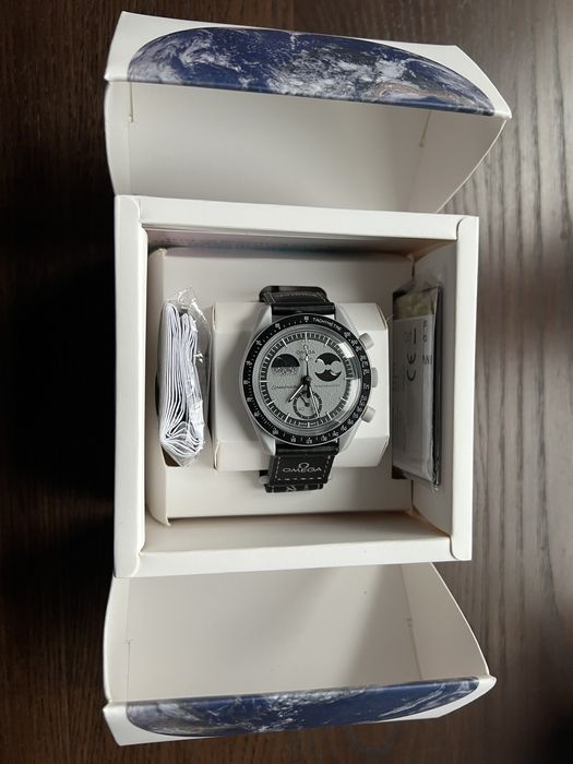 Swatch x Omega Bioceramic MoonSwatch Collection Mission to the earth