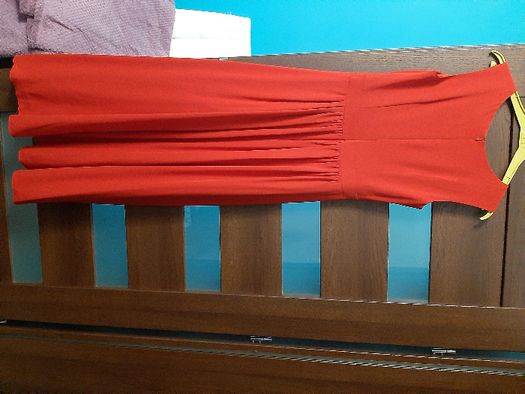 czerwona długa sukienka r. 36