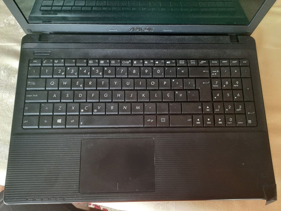 Portátil Asus X55U