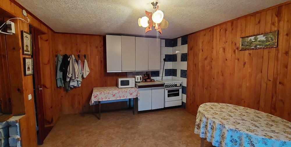 Продам будинок з земельною ділянкою