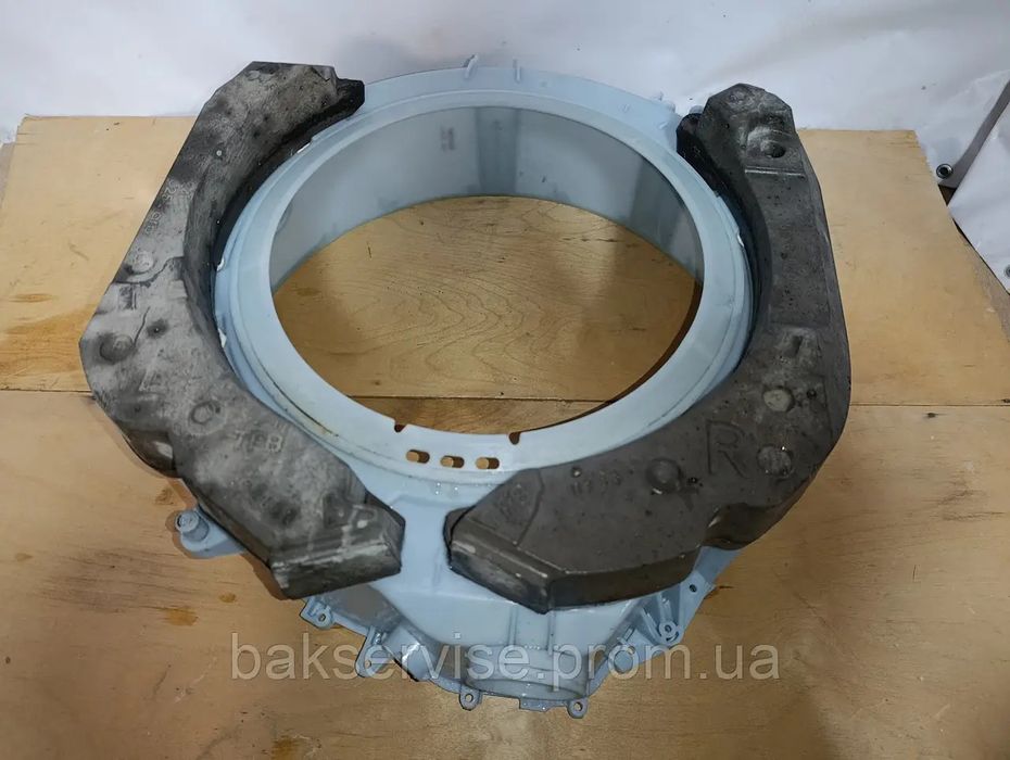 Передній півбак з балансирами до пральної машини Bosch,Siemens 9000398