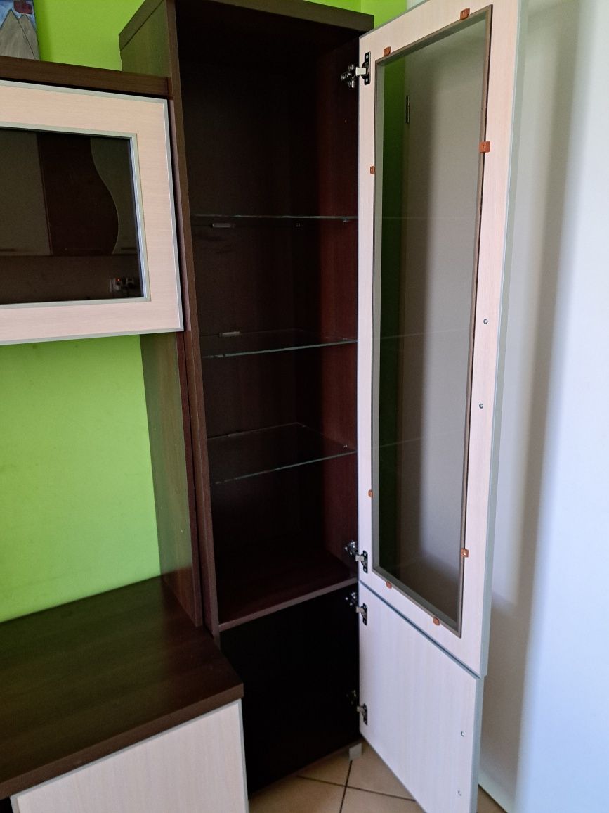 Zostaw mebli do salonu