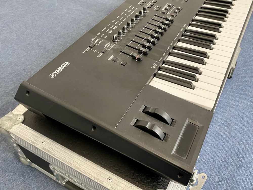 Yamaha Motif XF7 + profesjonalny twardy case – gotowy do pracy