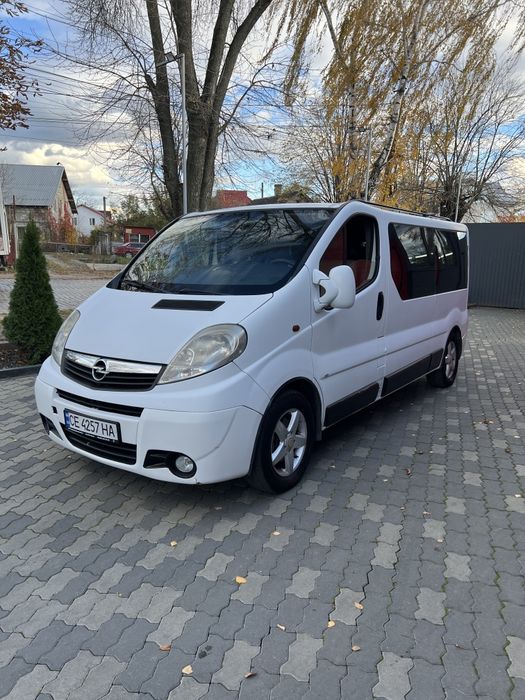 Opel Vivaro 2.5 long