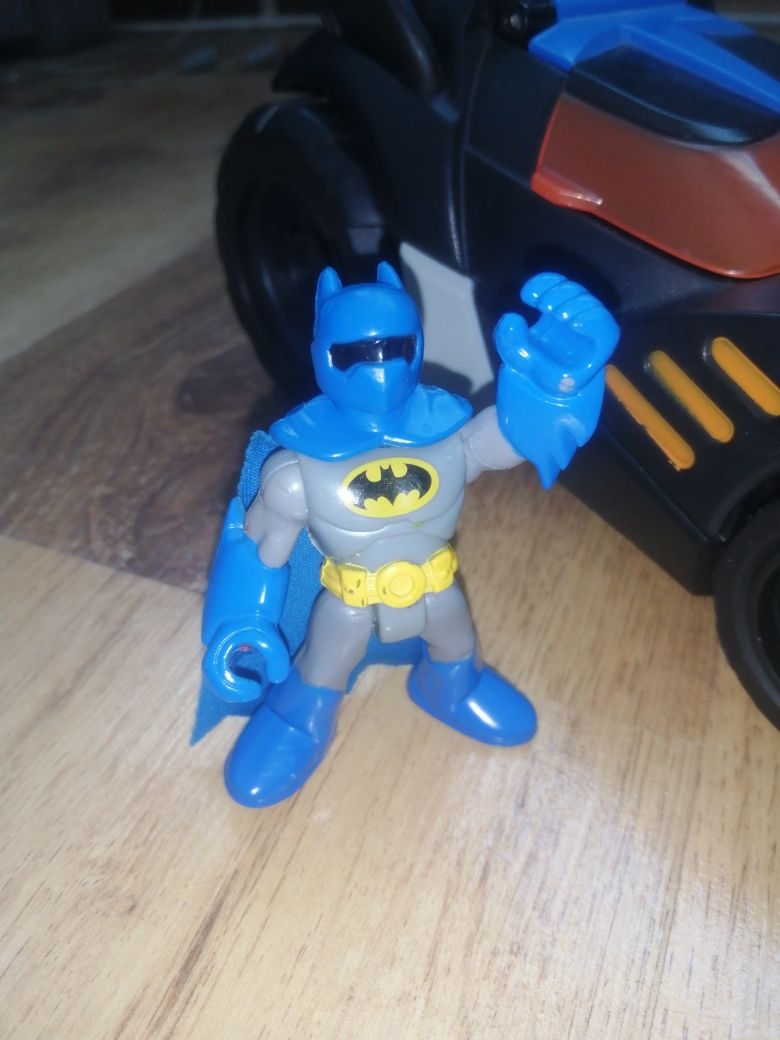 Batmobil + Figurka Batman