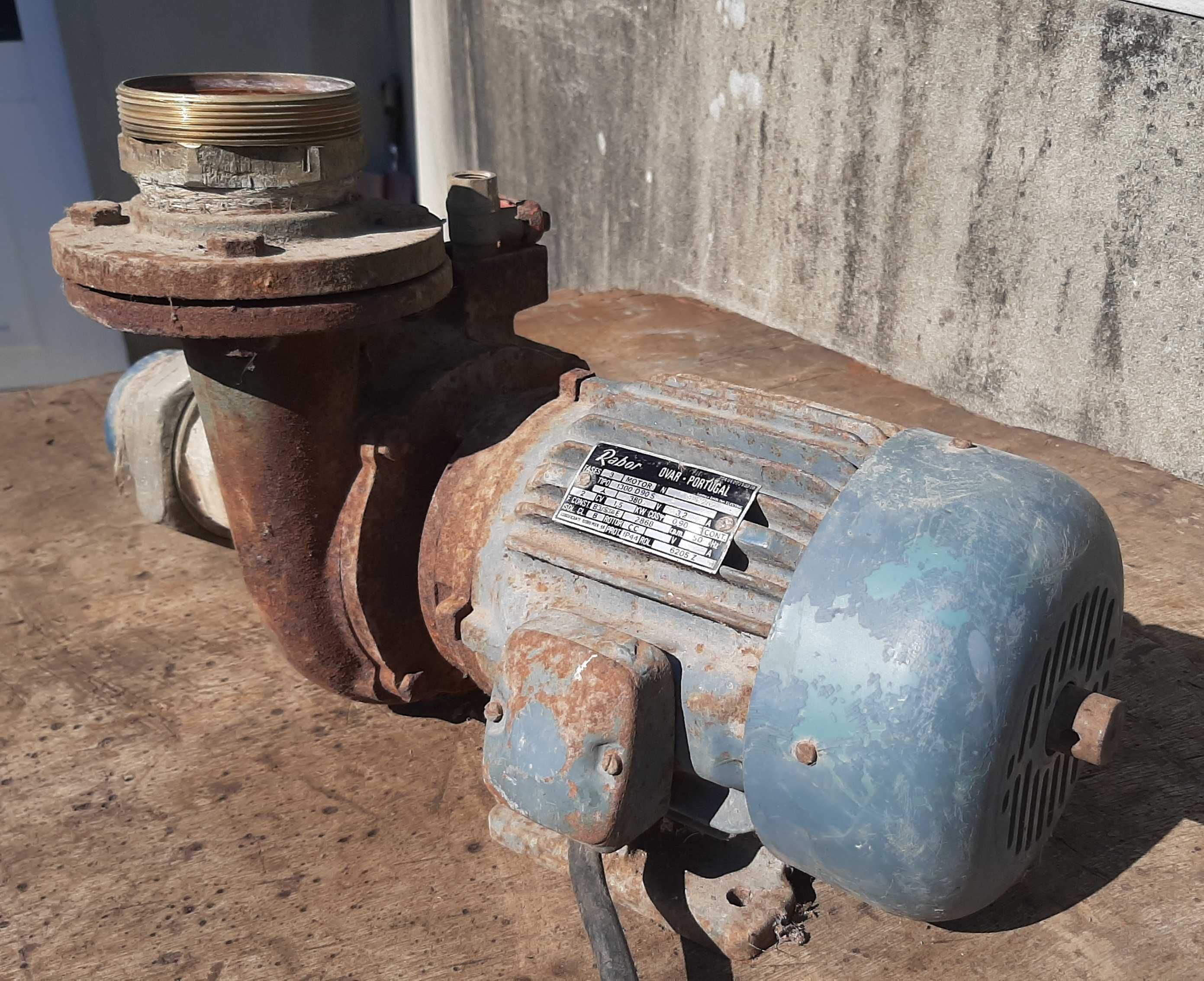 Motor trifásico Rabor