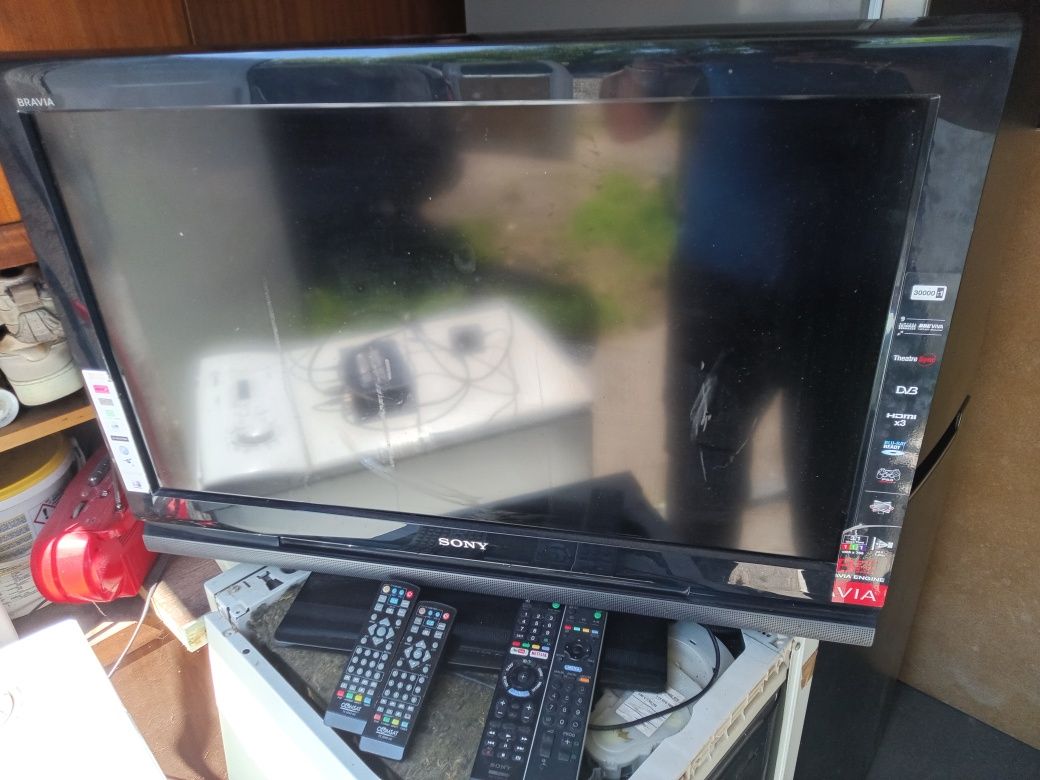 Telewizor Sony 32 cale z osobnym dekoderem.