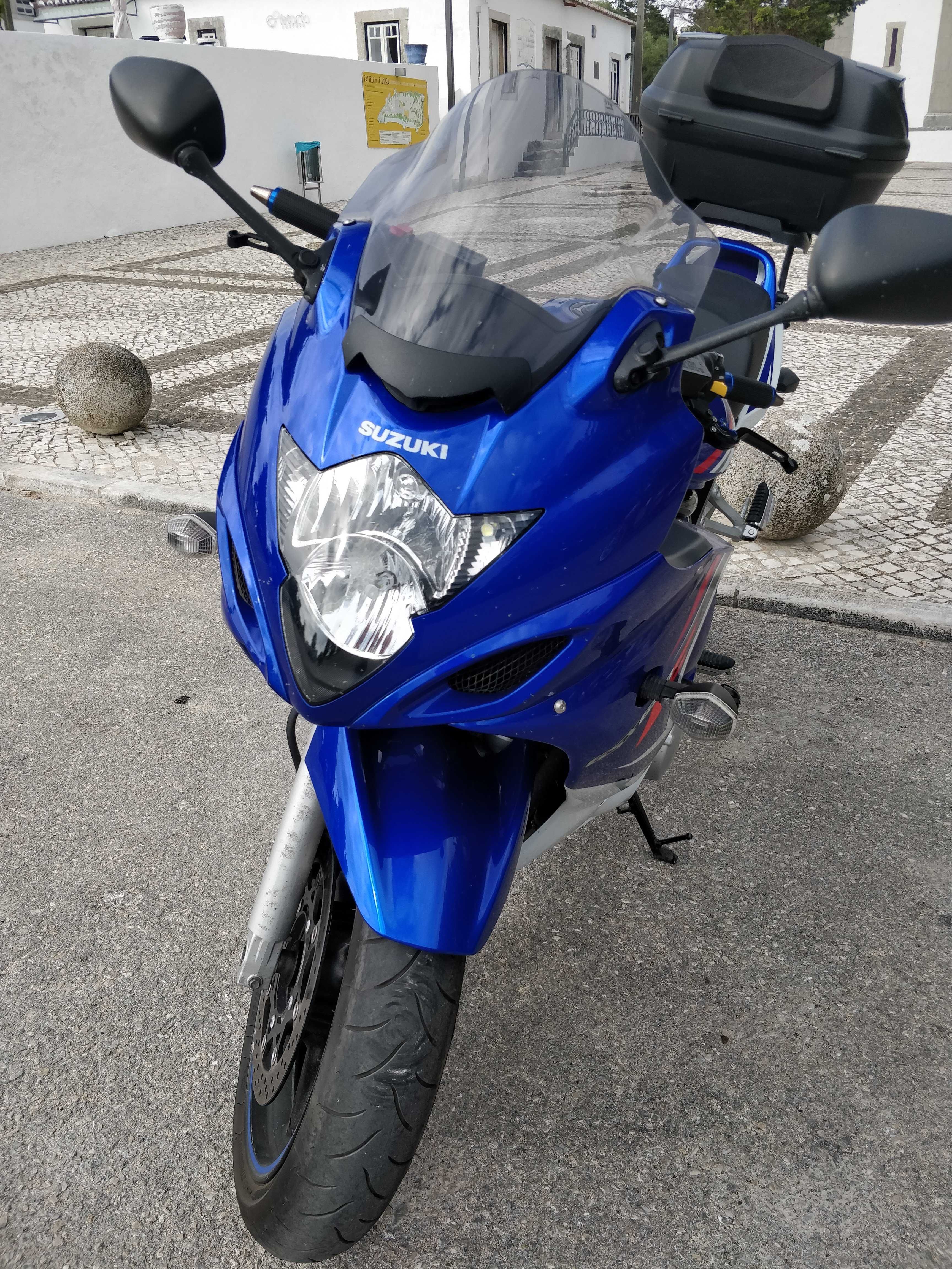 Suzuki GSX 650F muito bem estimada