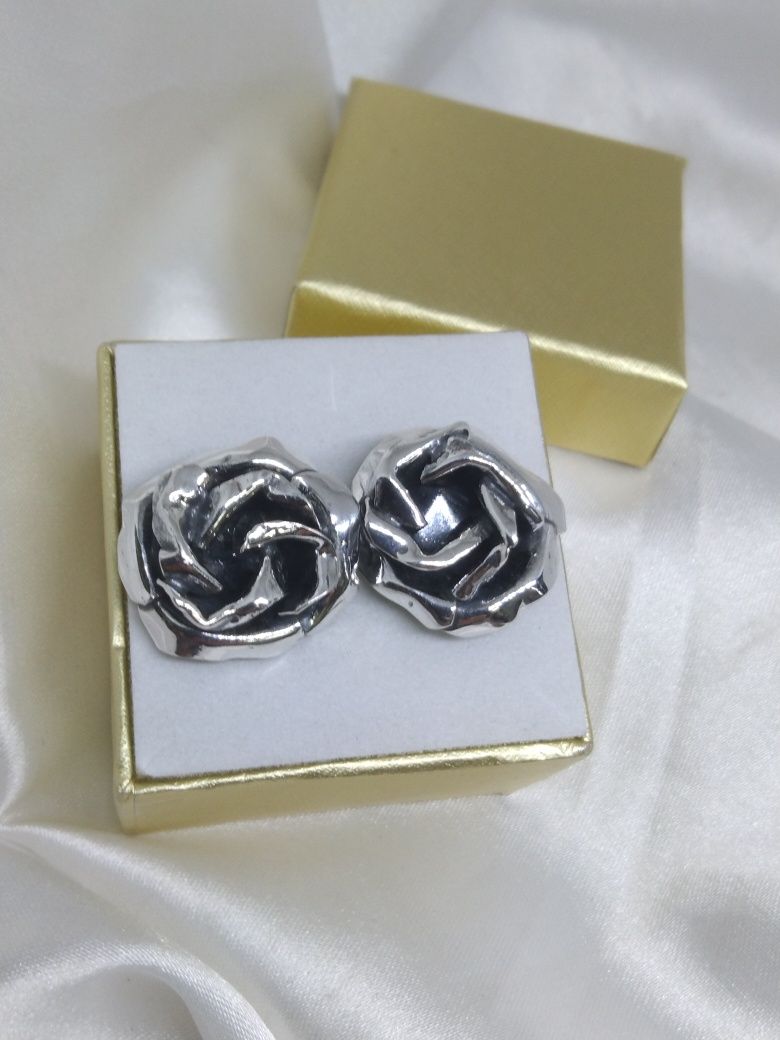 Piękne srebrne kolczyki Róża na sztyft, srebro 925