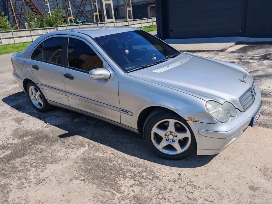 Mercedes-Benz w203 C-Class