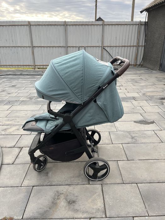 Прогулянкова коляска CARRELLO Bravo