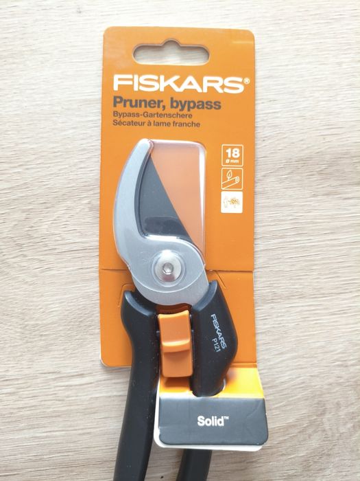 Nowy sekator ręczny ogrodowy do gałęzi Fiskars 18 mm nożyce