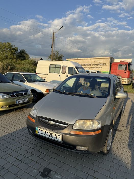 Chevrolet Aveo 2004 Рік 1.5 Бензин 1300$