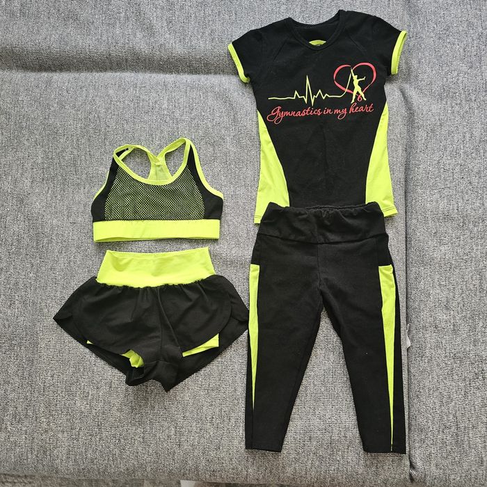 2 комплекта гимнастической формы на девочку 4 лет