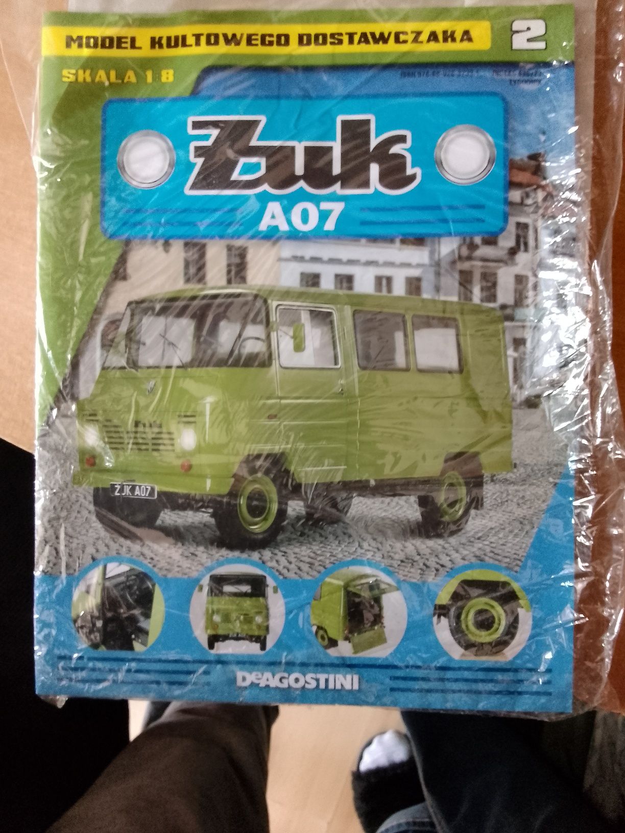 Żuk model A07 do składania model kultowego dostawczaka zostały cześć 1