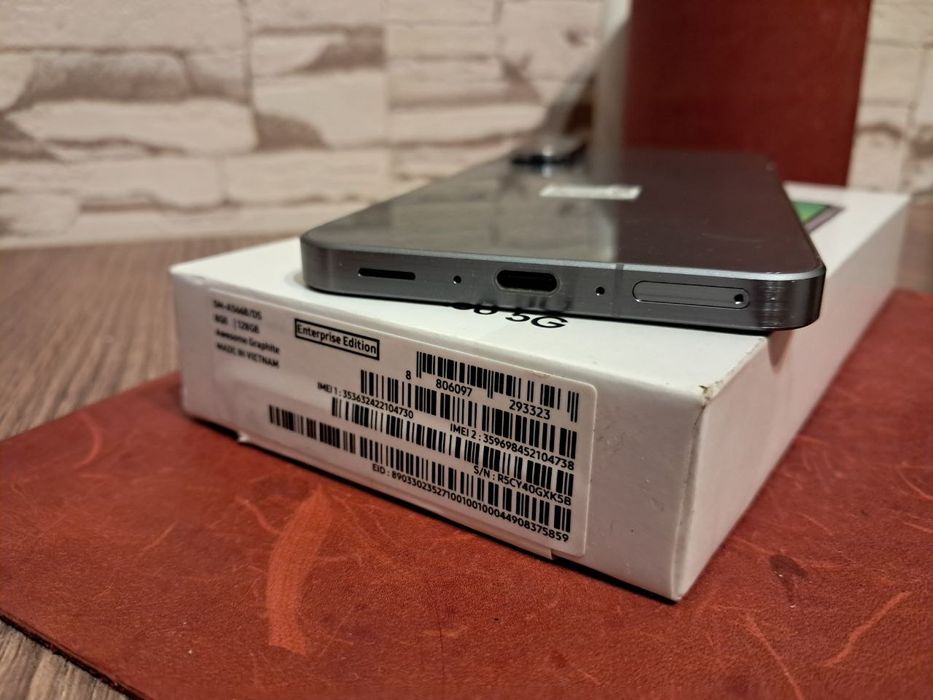 Самсунг А 56 8/128