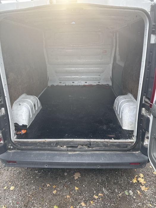 Renault Trafic 2.0 dci 115 KM 6biegow VAT 1