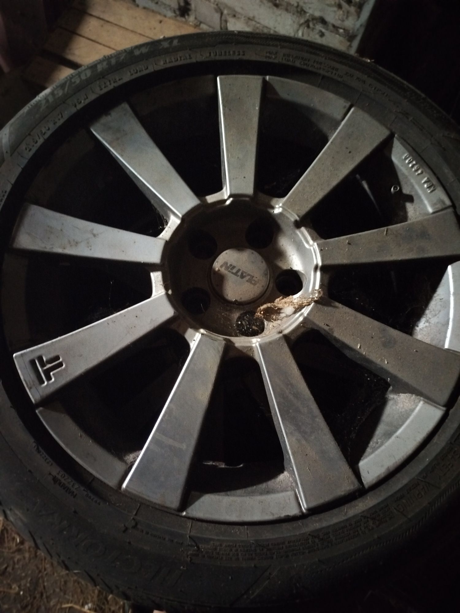 Felgi aluminiowe z oponami