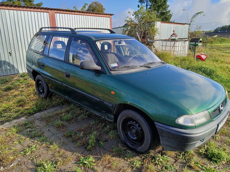 Opela Astra I kombi 2000r