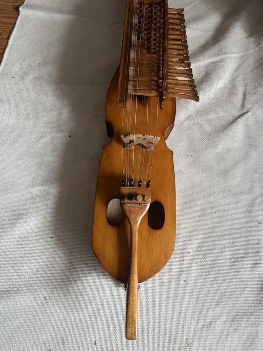 Nyckelharpa usada em excelente estado