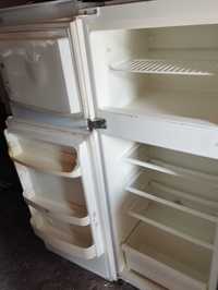 Холодильник двух камерний