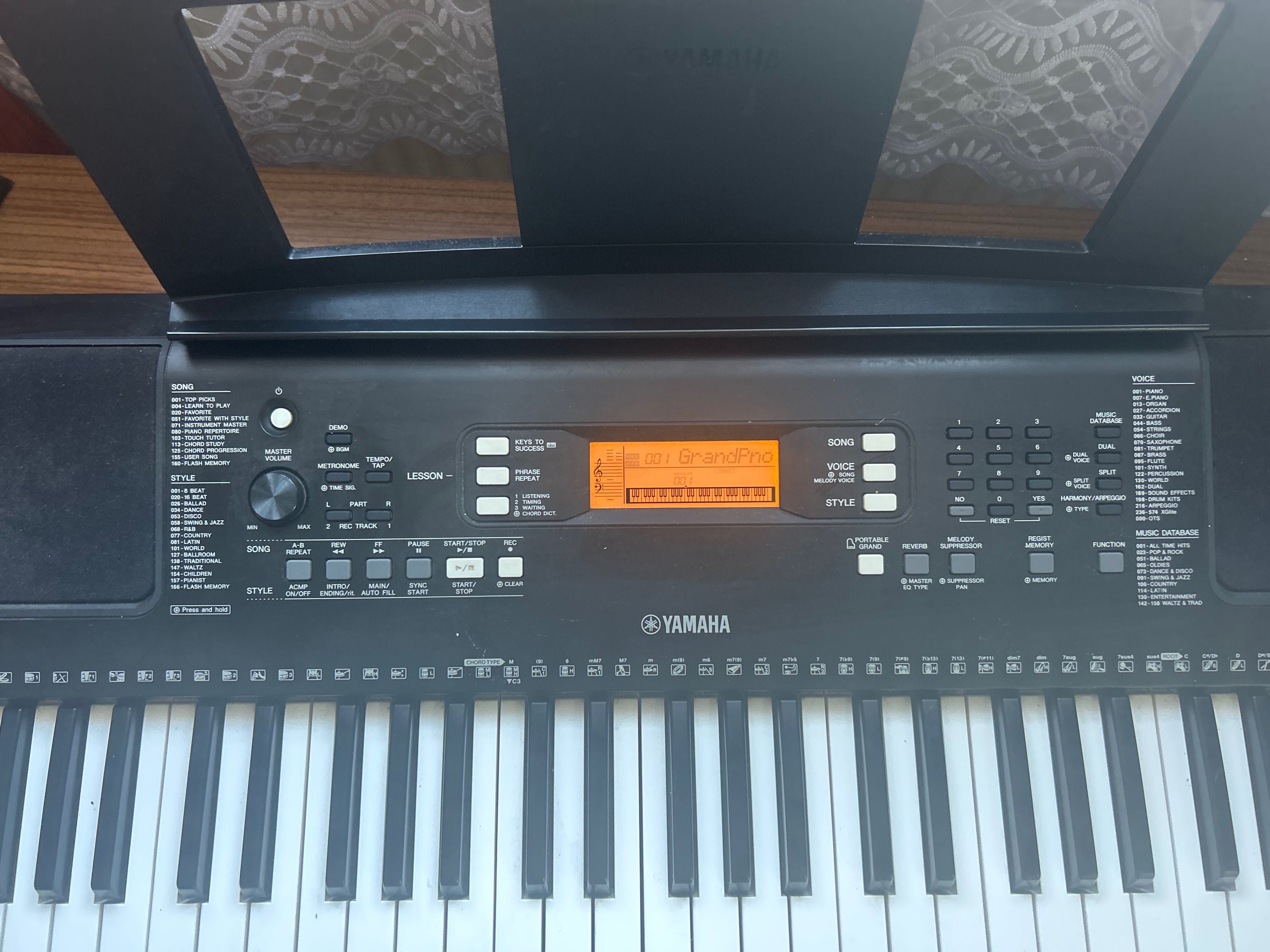 Keyboard Yamaha PSR E363