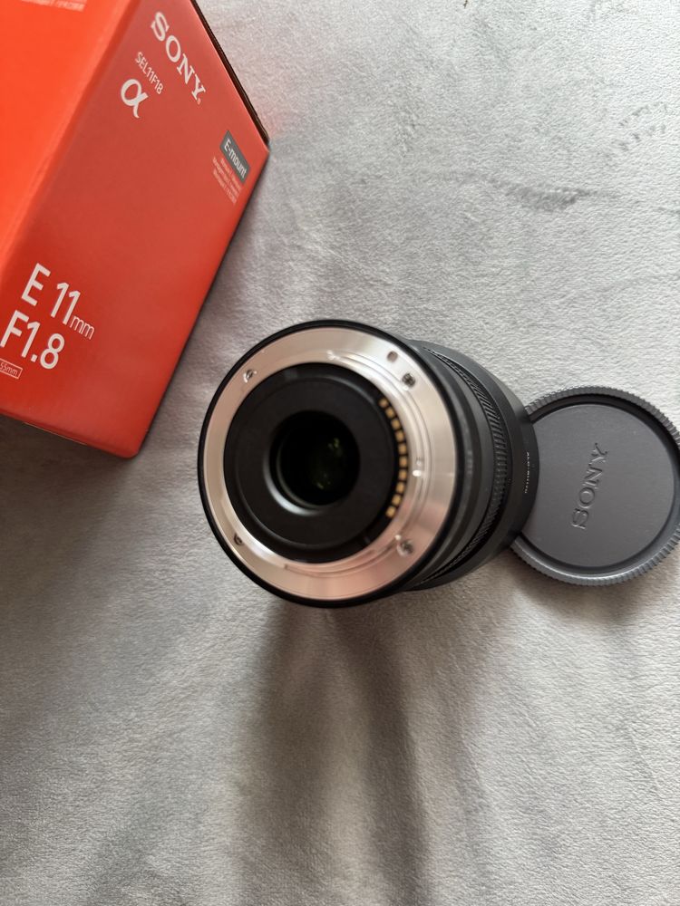 Обьектив SONY  Е11 мм F1.8 Широкоугольный, в идеале,еще на гарантии