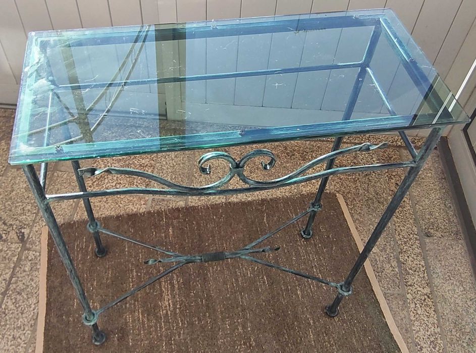 Conjunto credencia, prateleira e floreira em ferro lacado