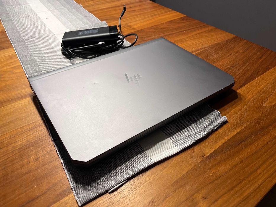 Laptop HP ZBook 17 G5 i7-8750H 32/750 GB P1000 WIN 11 PRO