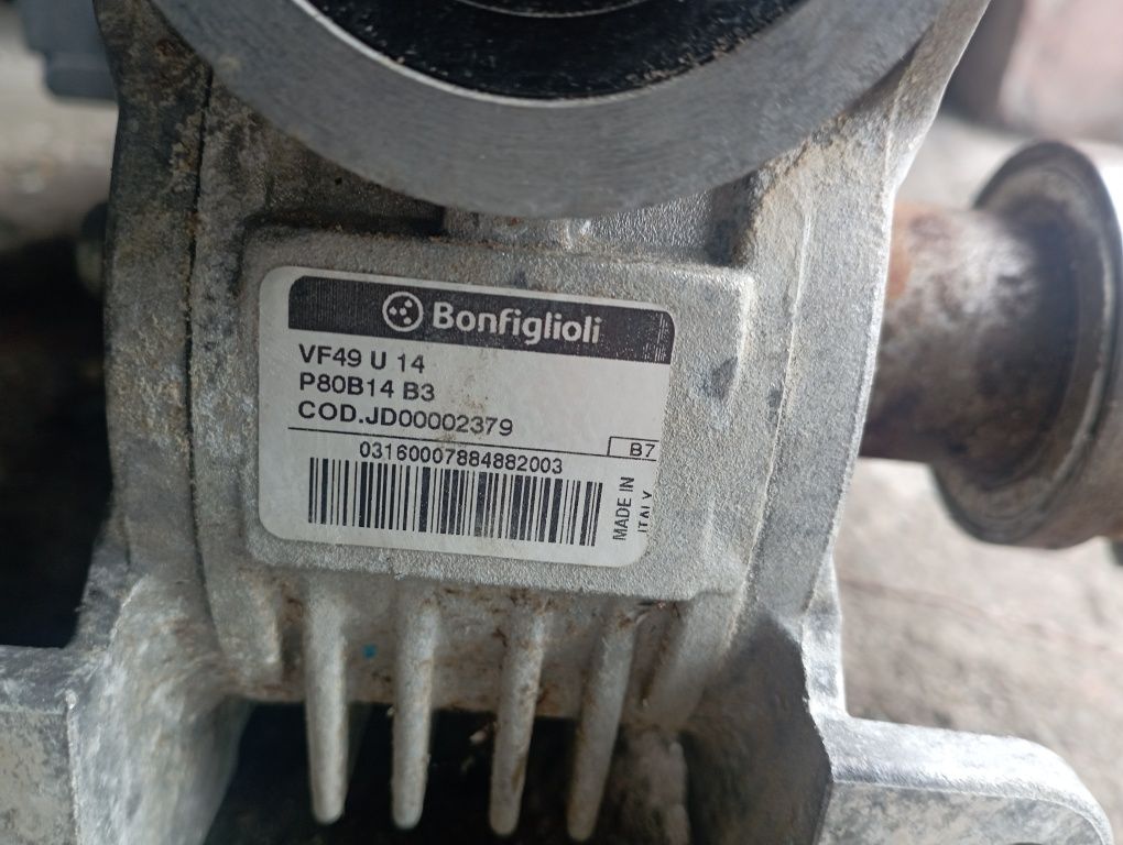Motoreduktory Bonfiglioli Riduttori 400v/230v, 1,2kW 99 obrotów