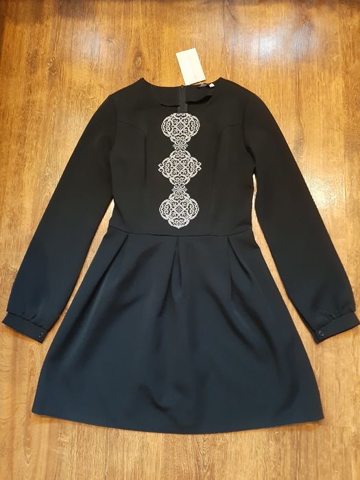 Платье с вышивкой Новое 152 и 158 рост