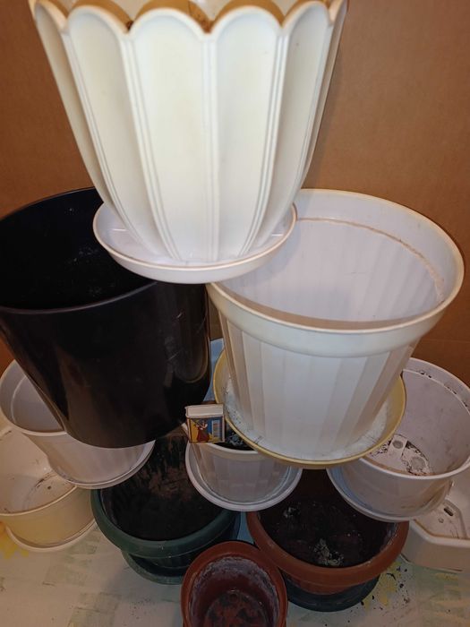 квіткові вазони горщики пластикові квітів білі коричневі великі 11 шт