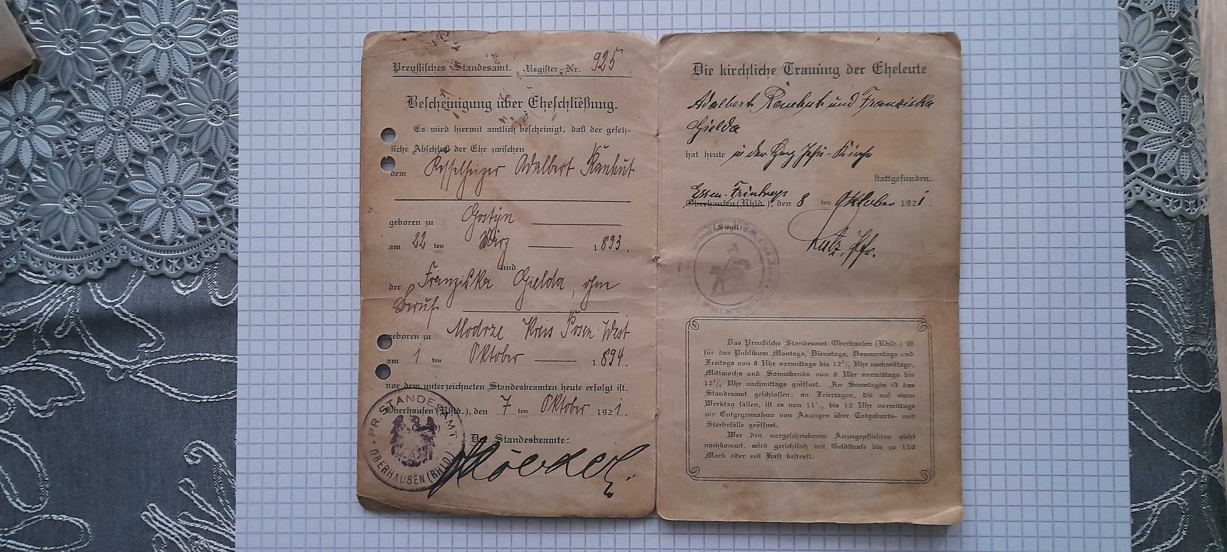 Familienbuch stary dokument niemcy z pieczęcią II RP w środku