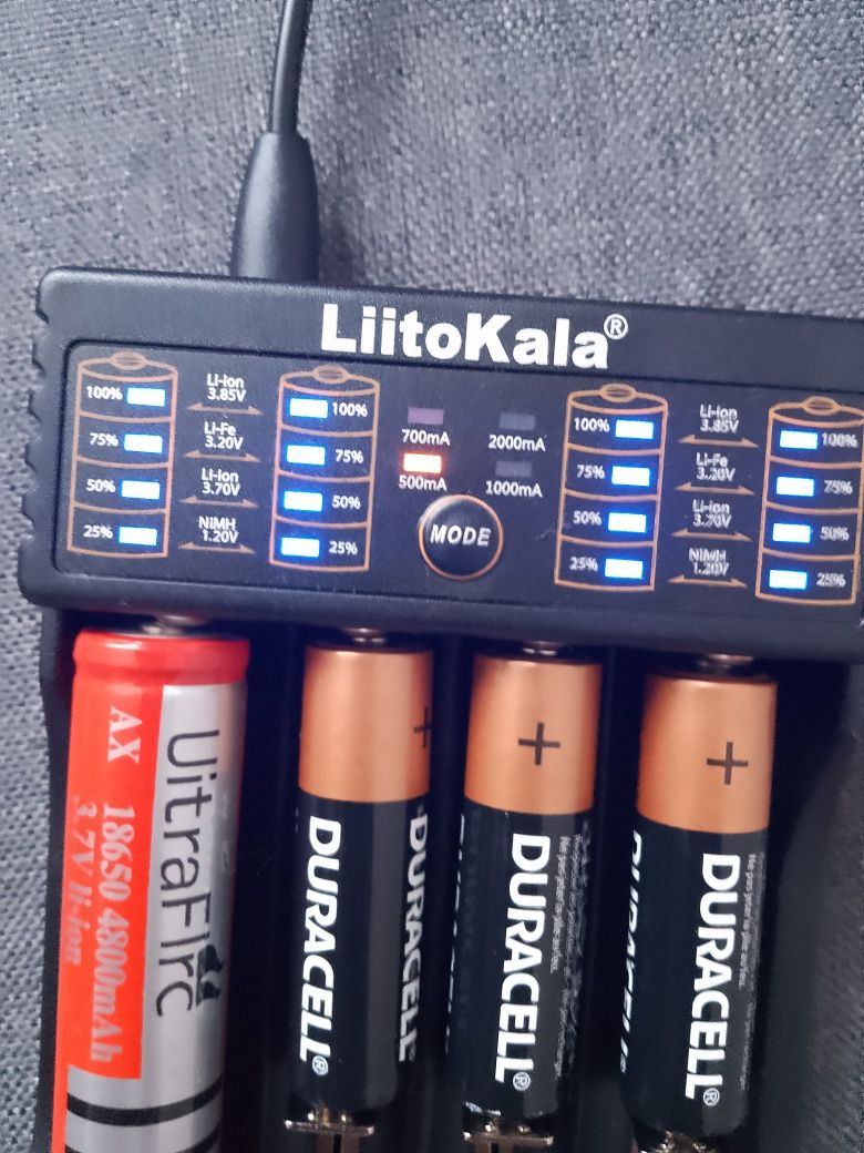 Універсальний зарядний пристрій PowerBank LiitoKala