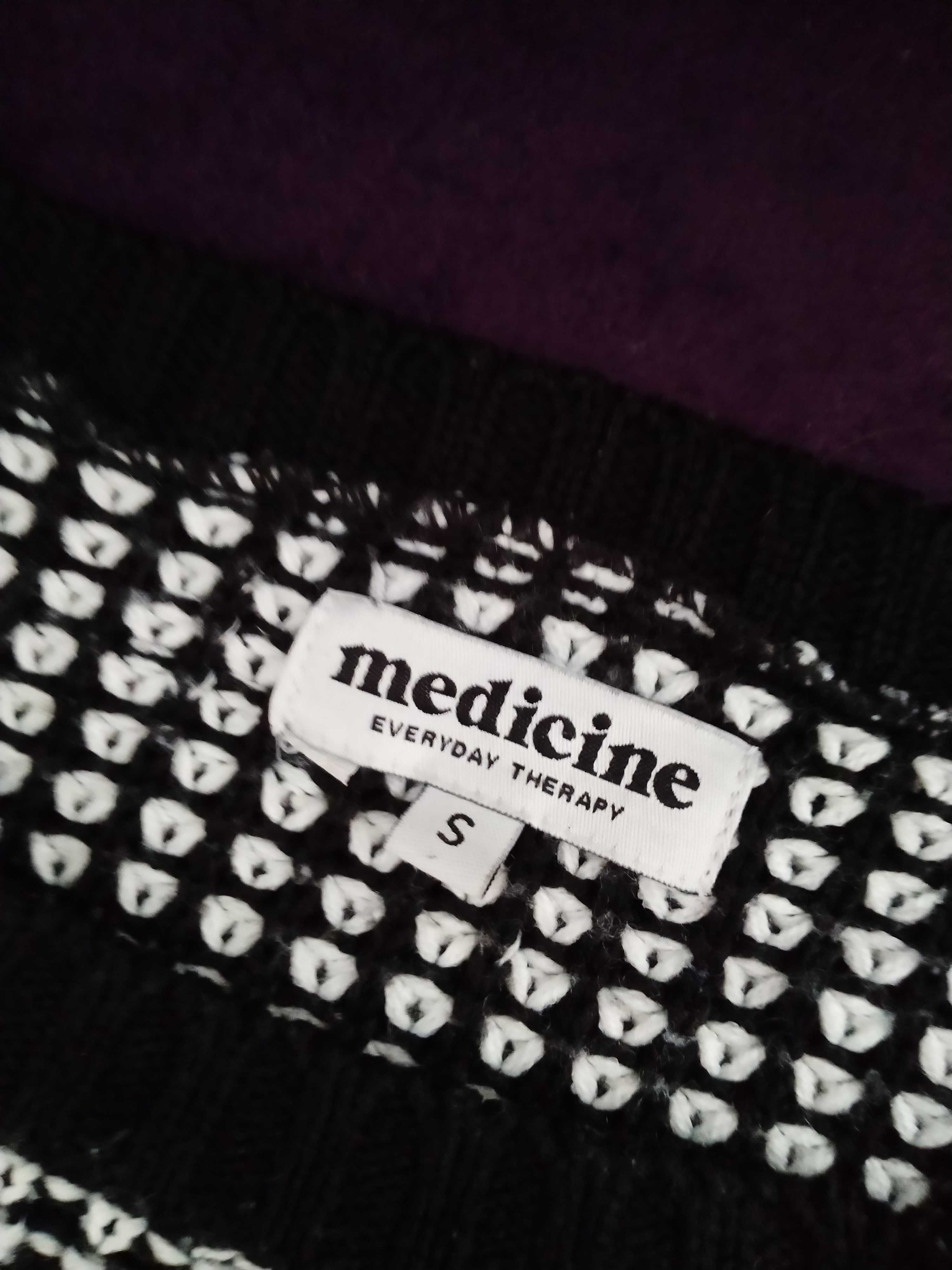 Sweterek Medicine
