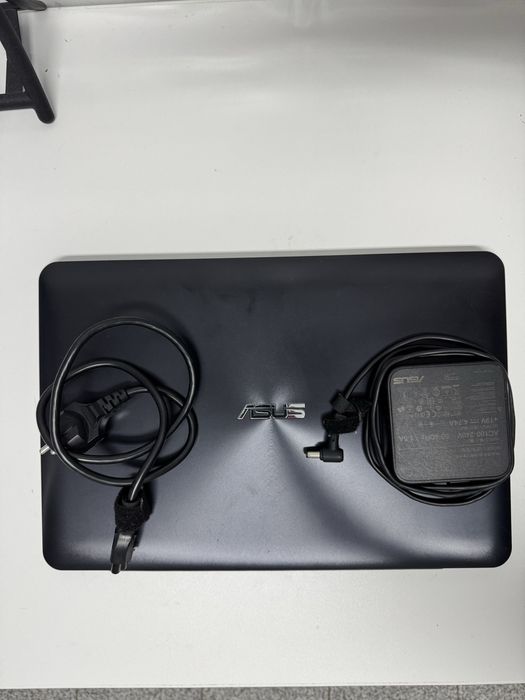 Portátil ASUS K555Q