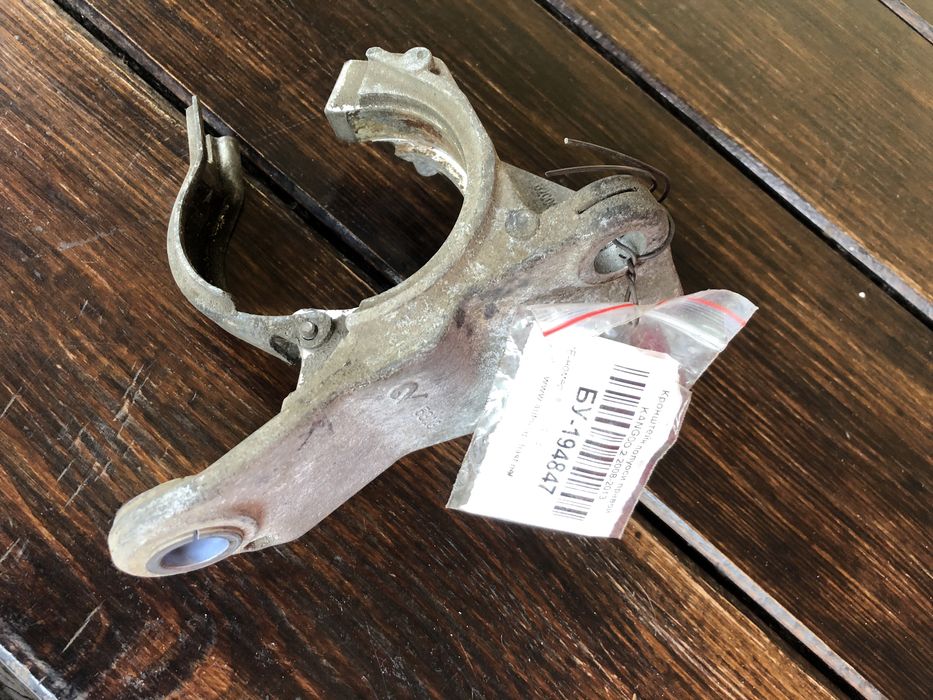 Кронштейн підшипника полуосі renault kangoo