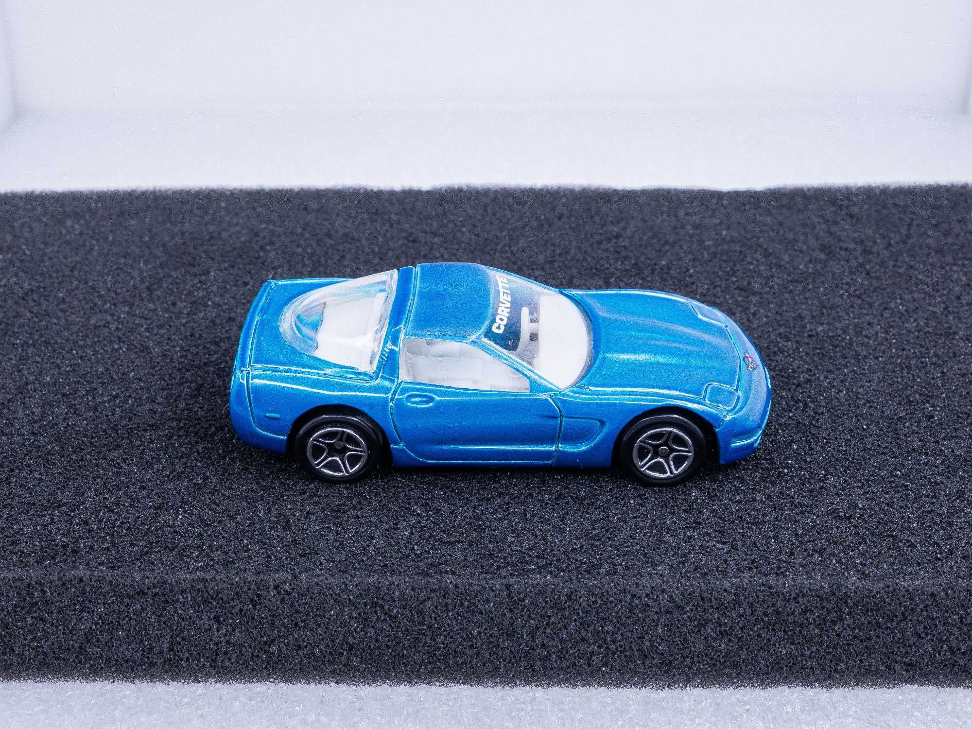 Matchbox Chevrolet Corvette C5  z roku 1998 stan kolekcjonerski