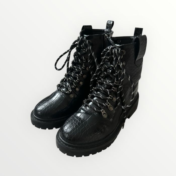 Стильні жіночі черевики під крокодилячу шкіру PLT