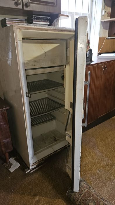 Продам холодильник