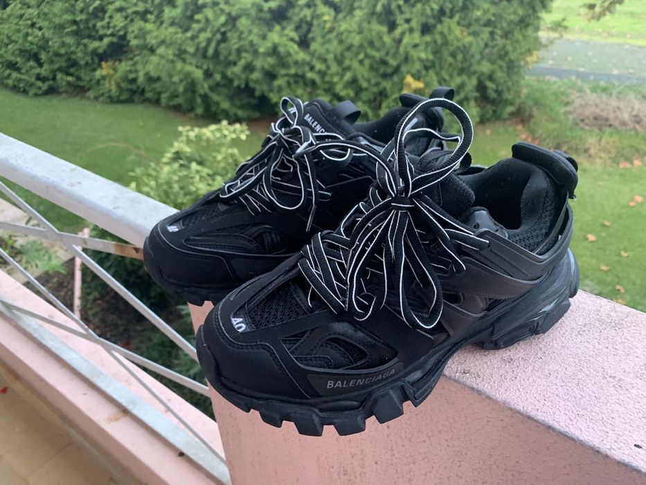 Balenciaga track